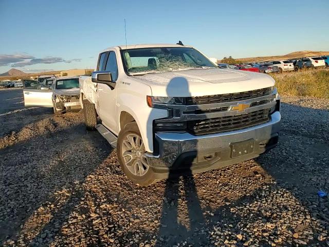 2020 Chevrolet Silverado - Image 11