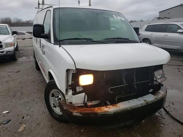 2014 Chevrolet Express - Image 15