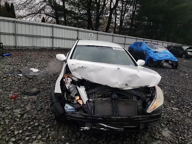 2011 Hyundai Sonata - Image 11
