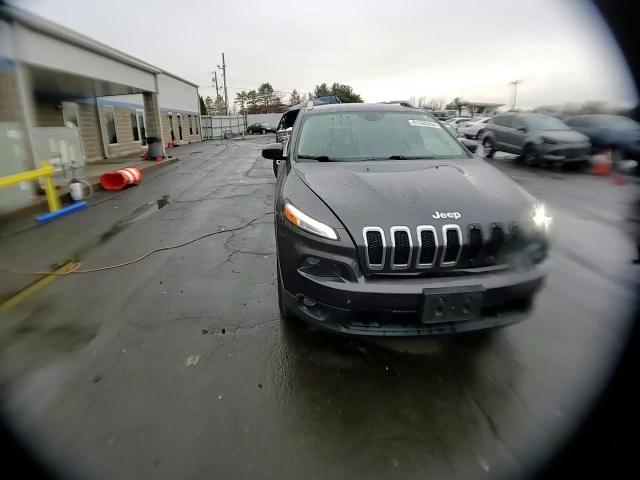 2016 Jeep Grand Cherokee - Image 13