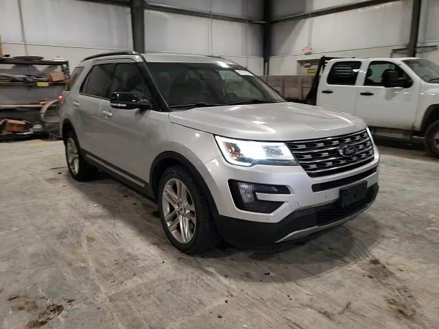 2016 Ford Explorer - Image 11