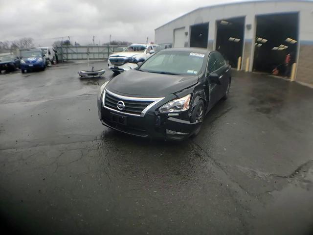 2015 Nissan Altima - Image 10