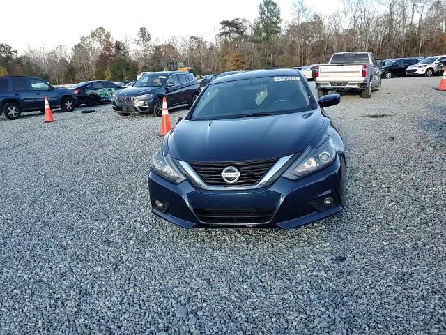 2017 Nissan Altima - Image 10