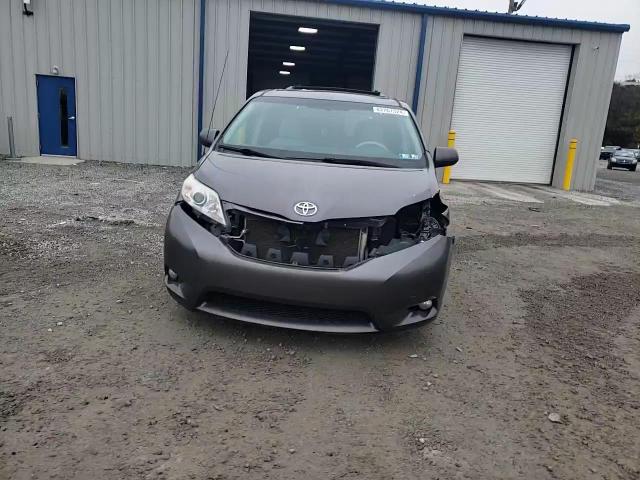 2013 Toyota Sienna - Image 12