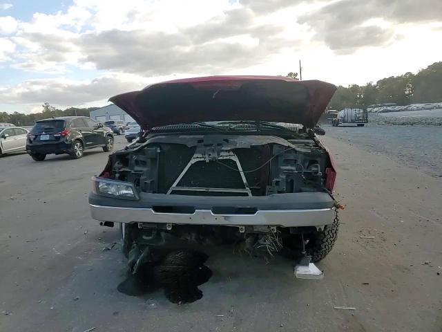 2005 Chevrolet Avalanche - Image 11