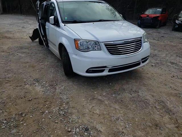 2014 Chrysler Town & Country - Image 12