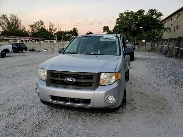 2010 Ford Escape - Image 11