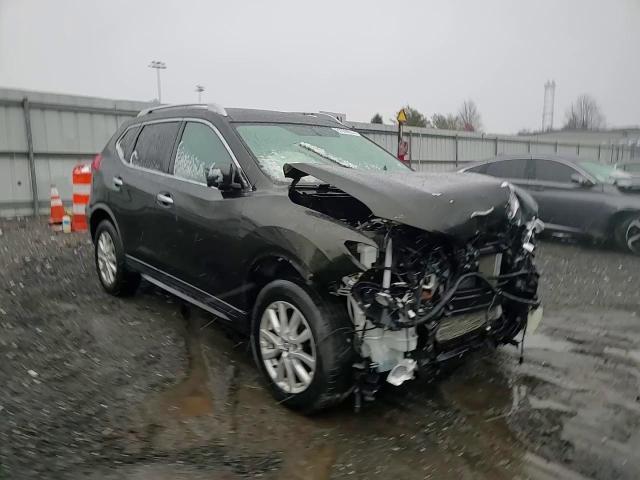 2017 Nissan Rogue - Image 12
