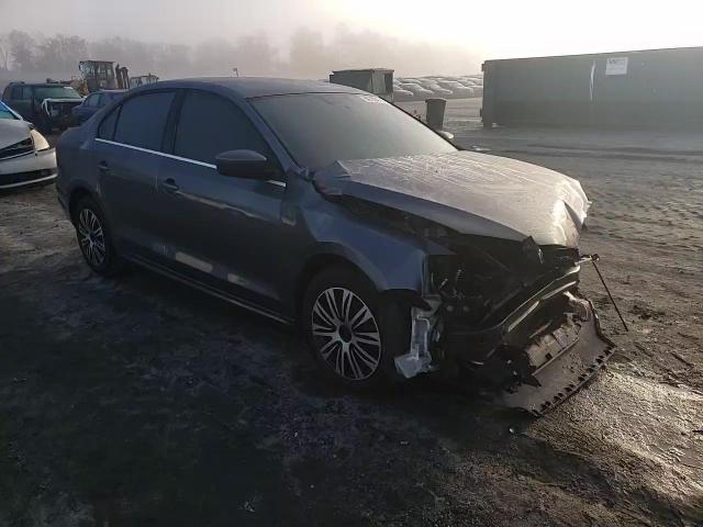 2017 Volkswagen Jetta - Image 11