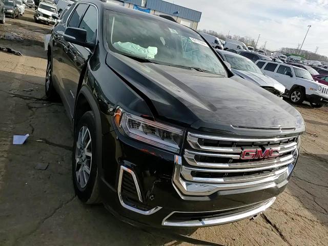 2022 GMC Acadia - Image 10