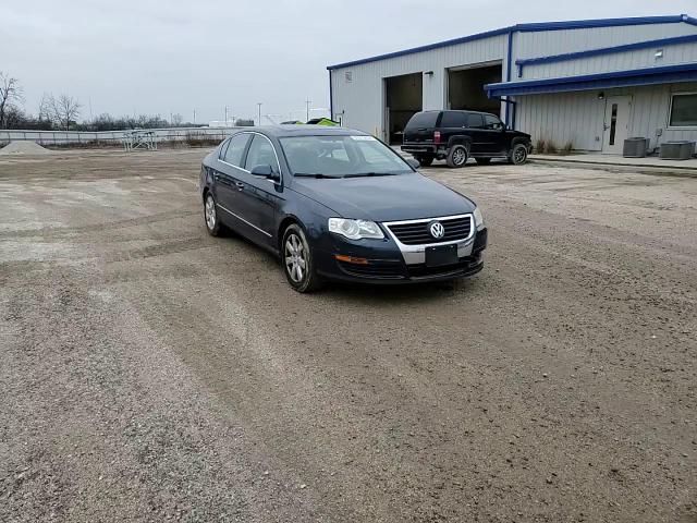 2006 Volkswagen Passat 2.0T Luxury VIN: WVWEK73C06P065901 Lot: 80916454