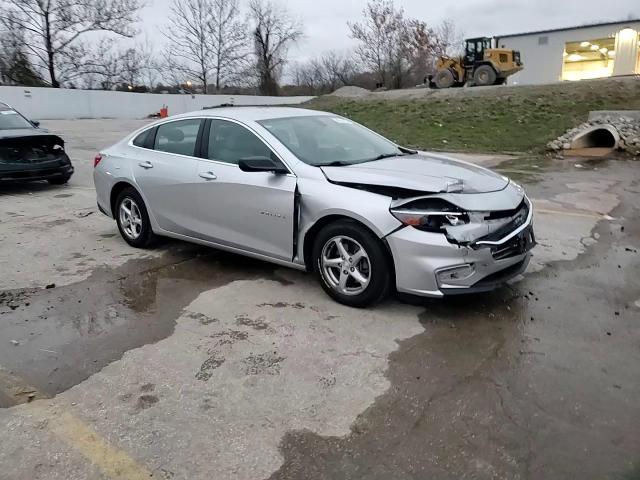 2017 Chevrolet Malibu - Image 11