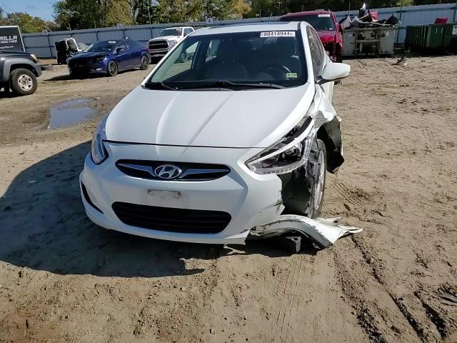 2014 Hyundai Accent - Image 11