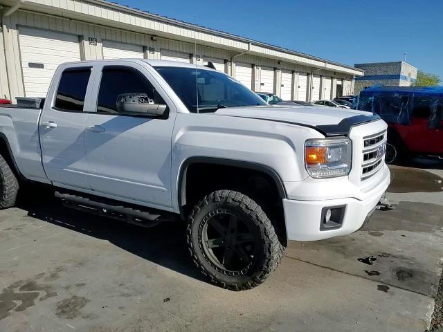 2015 GMC Sierra - Image 11