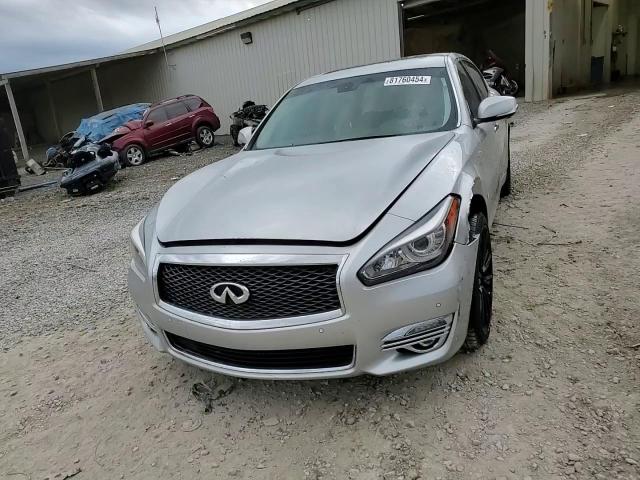 2017 Infiniti Q70 - Image 13