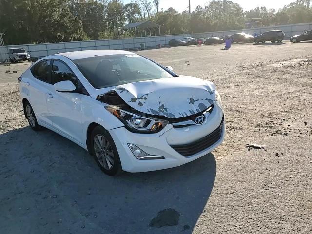 2016 Hyundai Elantra - Image 11