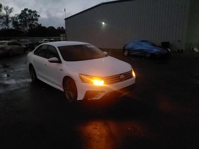 2018 Volkswagen Passat - Image 13