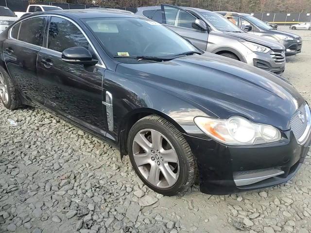 2010 Jaguar XF - Image 10