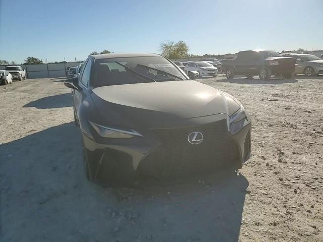 2023 Lexus IS - Image 11