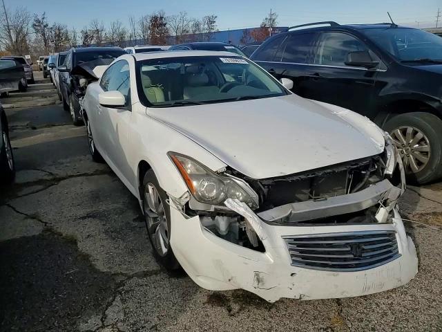2011 Infiniti G - Image 11