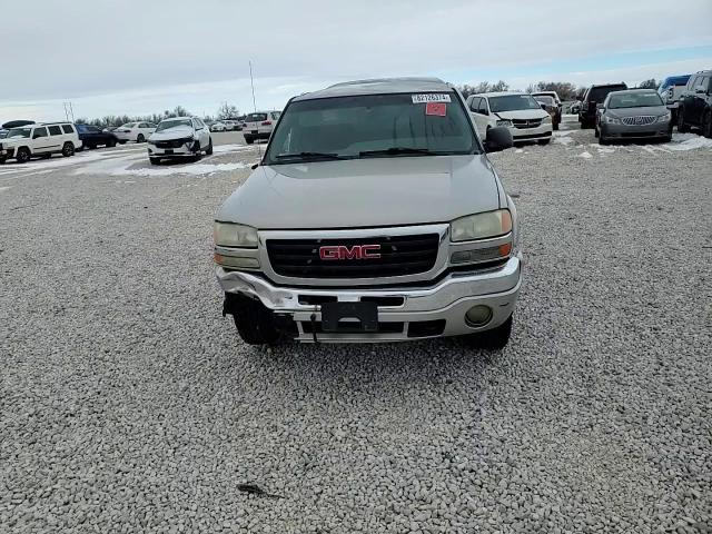 2005 GMC Sierra - Image 11