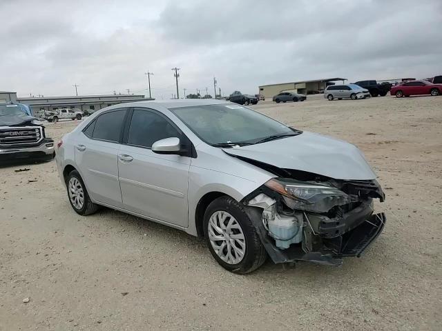 2018 Toyota Corolla L VIN: 5YFBURHE6JP777775 Lot: 79865964