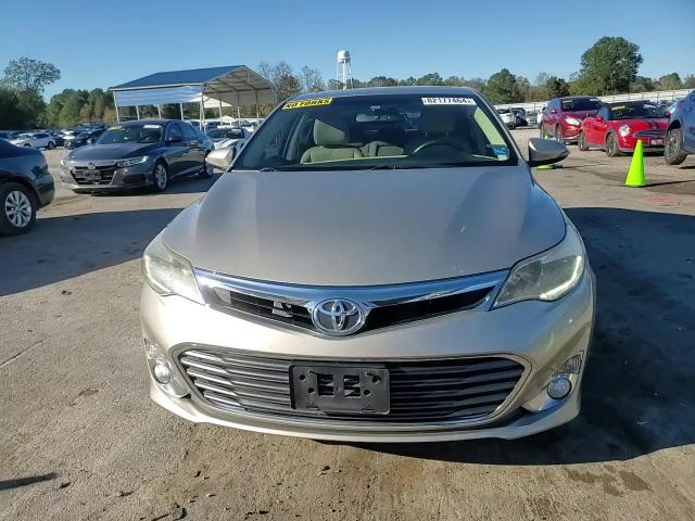 2013 Toyota Avalon - Image 11