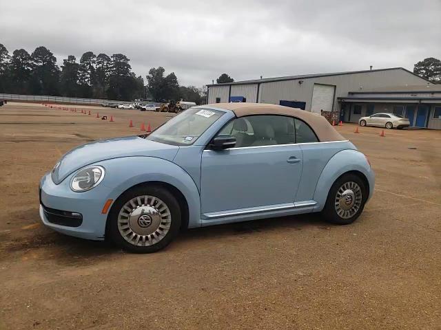 2013 Volkswagen Beetle - Image 11