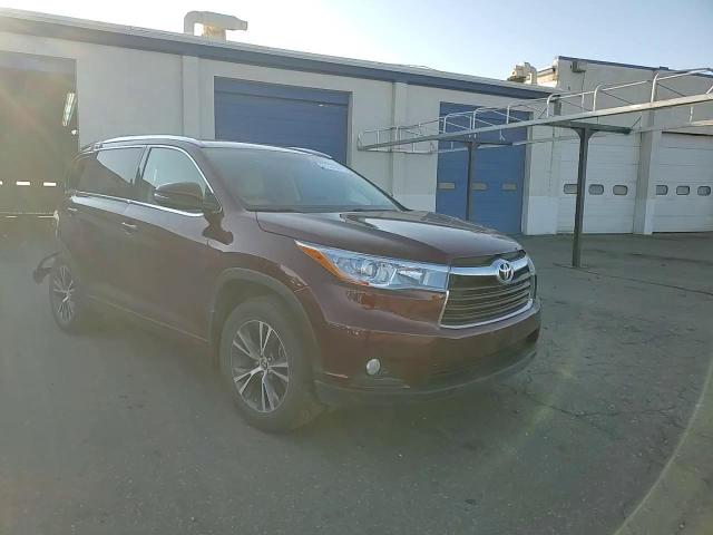 2016 Toyota Highlander - Image 12