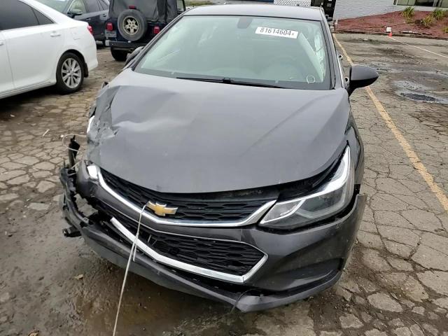 2016 Chevrolet Cruze - Image 13