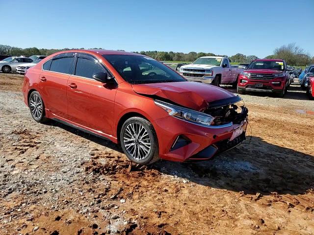 2023 Kia Forte - Image 13