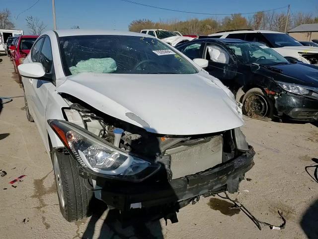 2016 Hyundai Elantra - Image 14