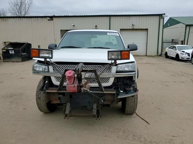2004 Chevrolet Silverado - Image 10
