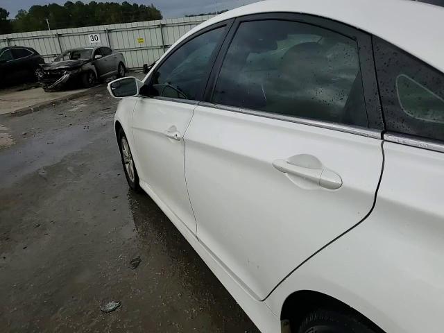 2014 Hyundai Sonata - Image 13