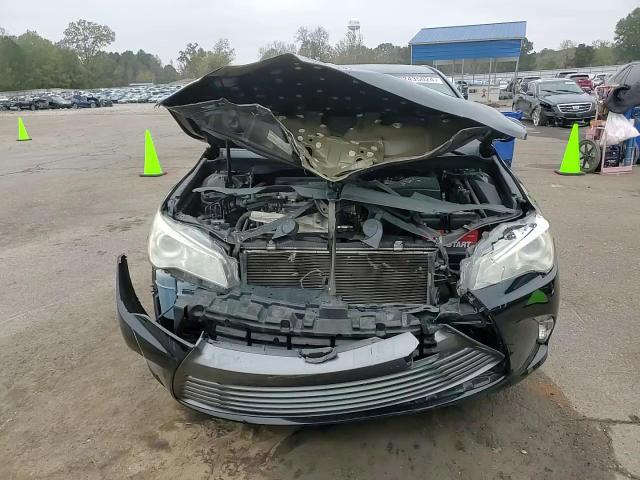 2016 Toyota Camry - Image 11