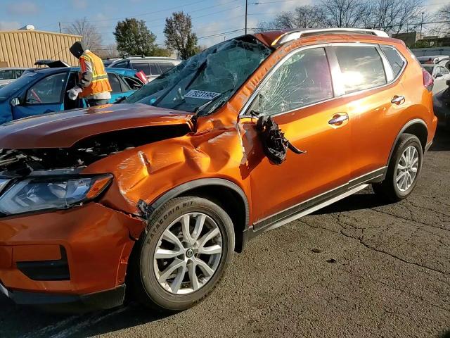 2018 Nissan Rogue - Image 11