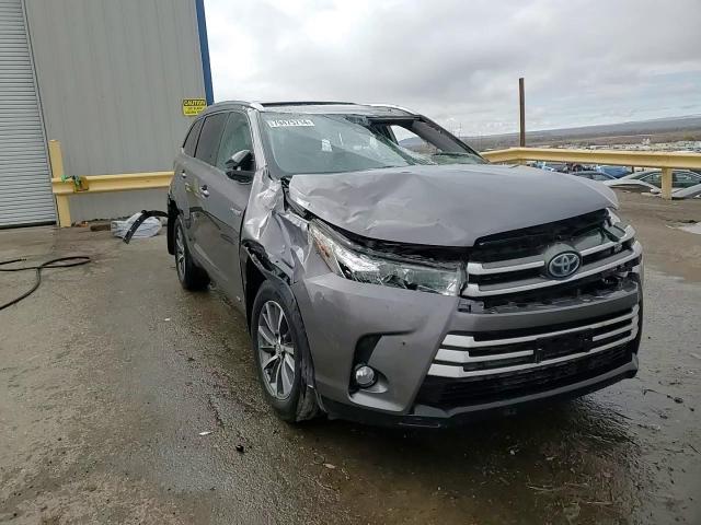 2019 Toyota Highlander - Image 14