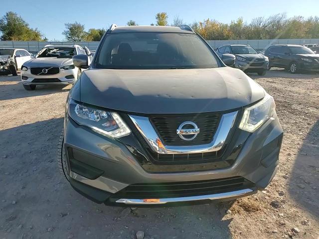 2017 Nissan Rogue S VIN: JN8AT2MT6HW131295 Lot: 81293624