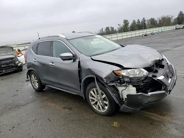2018 Nissan Rogue - Image 11