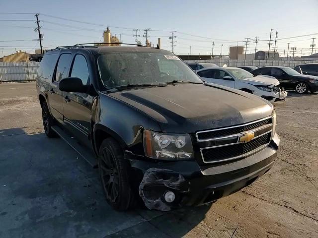 2013 Chevrolet Suburban - Image 12
