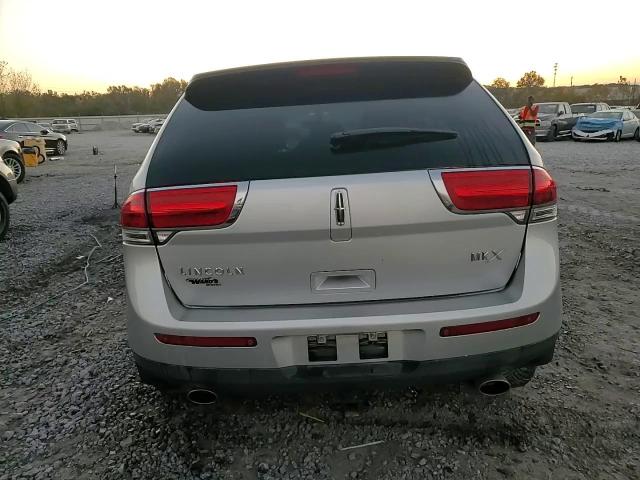 2013 Lincoln MKX - Image 14