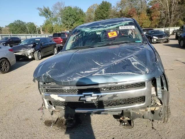 2010 Chevrolet Silverado - Image 11