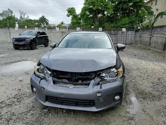 2012 Lexus CT - Image 11