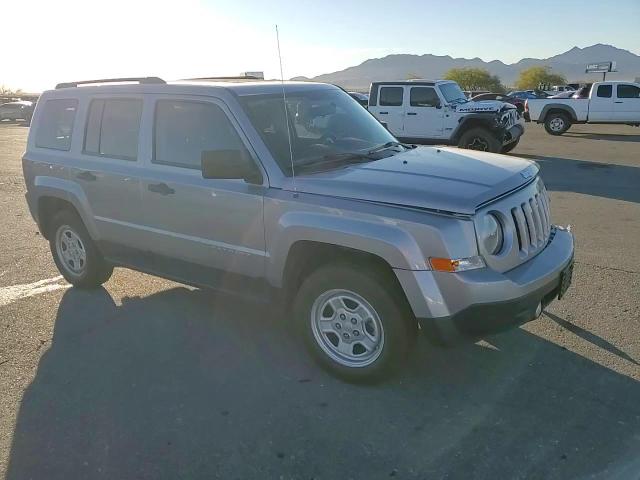 2015 Jeep Liberty (Patriot) - Image 11
