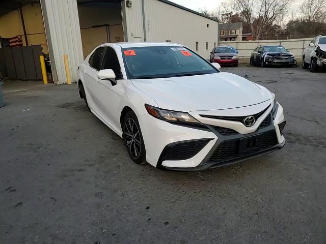 2022 Toyota Camry - Image 13