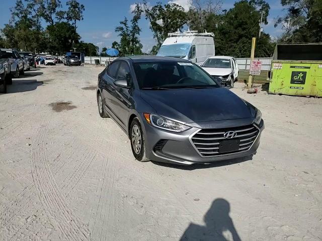 2018 Hyundai Elantra - Image 13