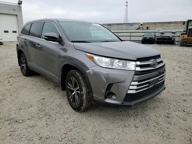 2019 Toyota Highlander - Image 12