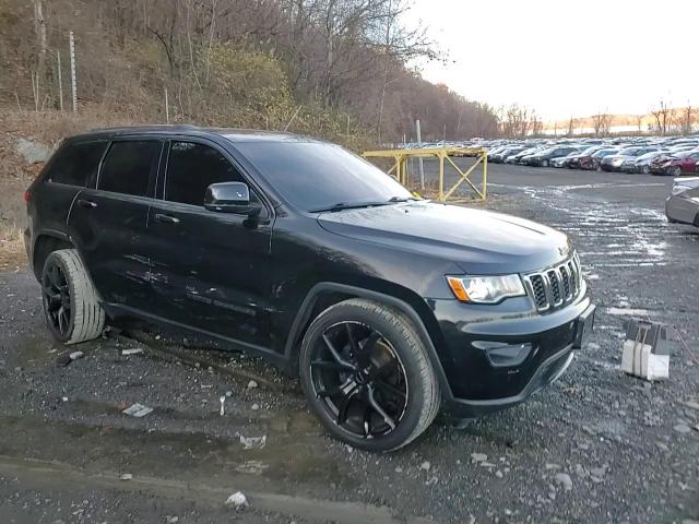 2018 Jeep Grand Cherokee - Image 12