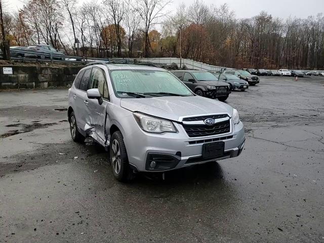 2017 Subaru Forester - Image 11