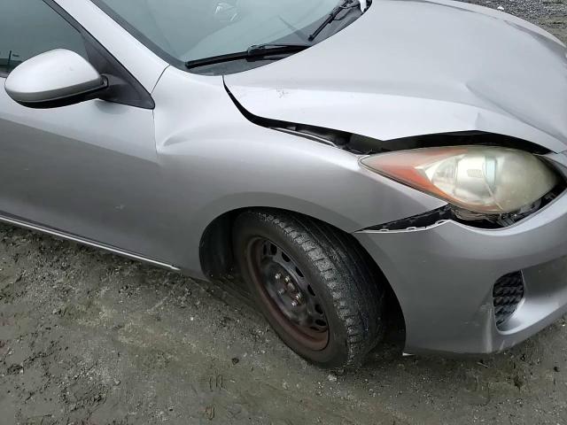 2013 Mazda 3 - Image 11